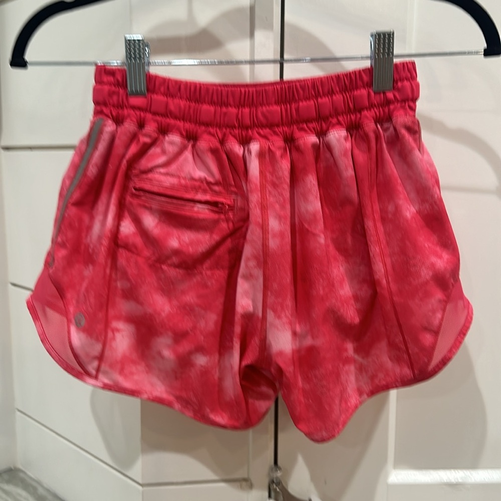 (6145) Hotty Hot HR Lined Short 4" - Sz 4 *LOVED * EUC - Picture 7 of 8